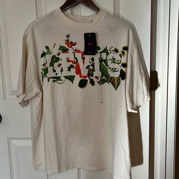 NWT Levi’s Oversized Tee - Picture 1 of 1
